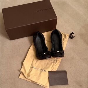 Louis Vuitton Black Flats